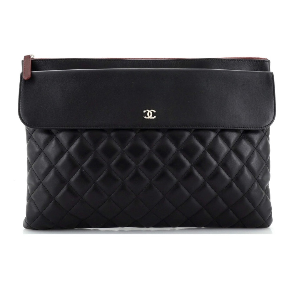 Auth CHANEL Front Pocket O Case Quilted Leather Pouch / Clutch